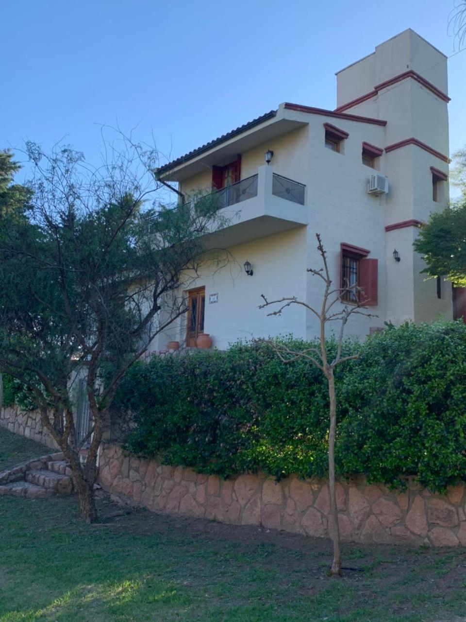 Сasa de vacaciones Hermosa Casa De Veraneo Con Pileta Villa Carlos Paz